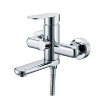 33022  KAISER Arena ванна к/н ф35 с душем