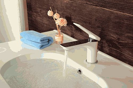 смеситель умывальник LEMARK Allegro монолитный, хром/белый LM5906CW